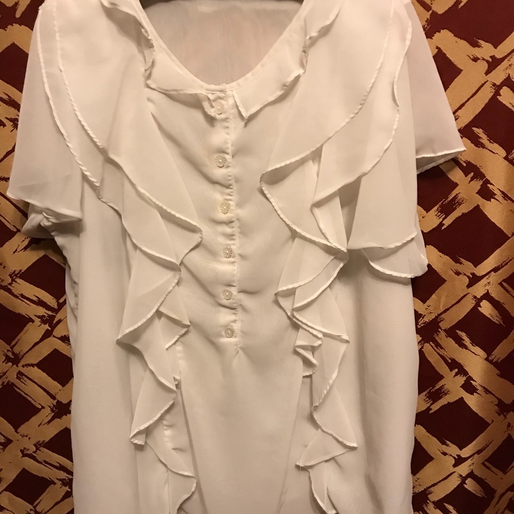 White chiffon ruffled cap sleeve top